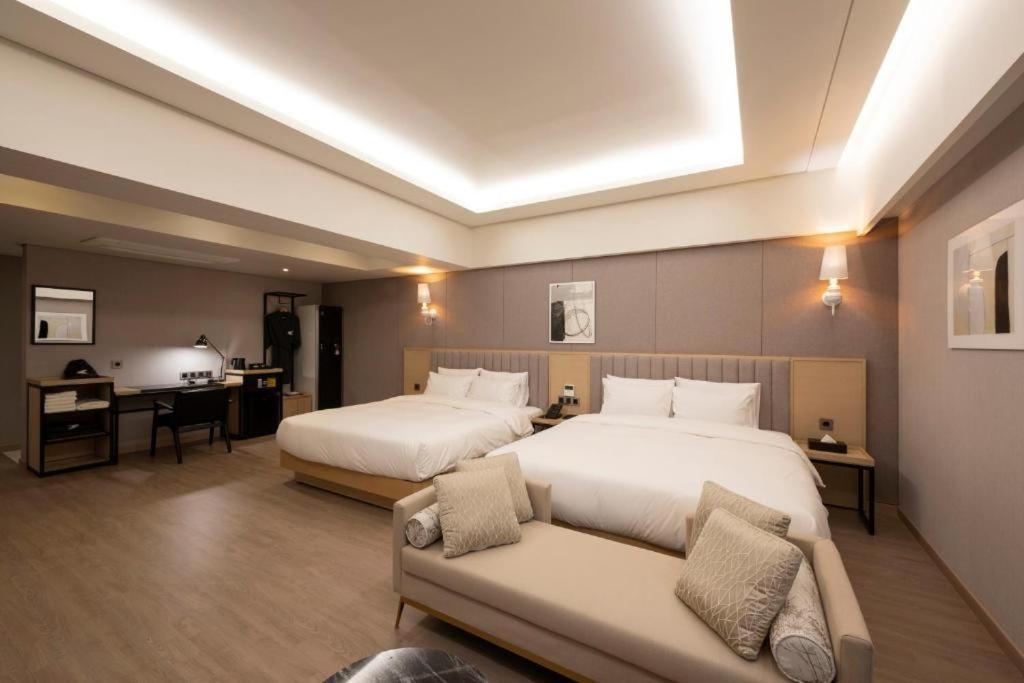 Hound Hotel Yeonsan Busan Exterior photo