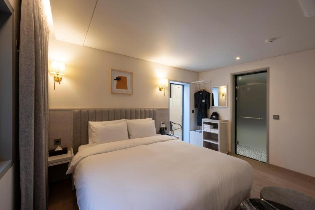 Hound Hotel Yeonsan Busan Exterior photo
