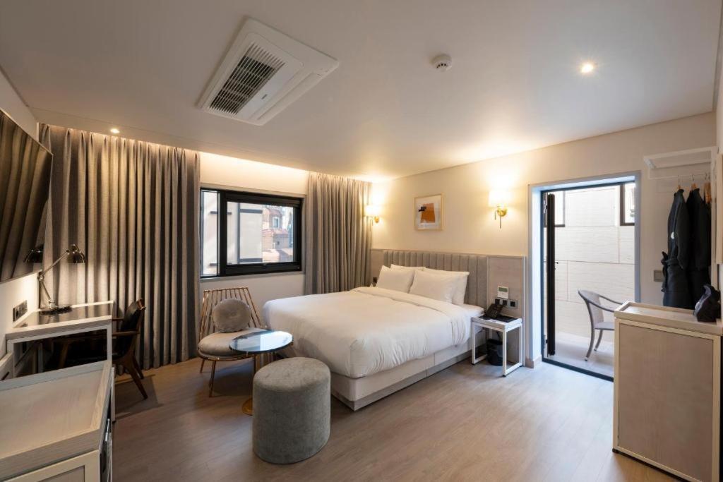 Hound Hotel Yeonsan Busan Exterior photo