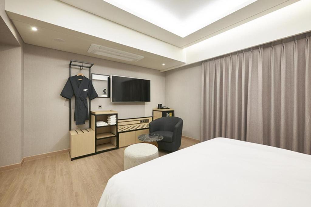 Hound Hotel Yeonsan Busan Exterior photo